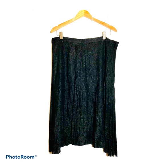 ✨FREE FOR BUNDLE SILVERY BLACK CASUAL SKIRT - Picture 1 of 5